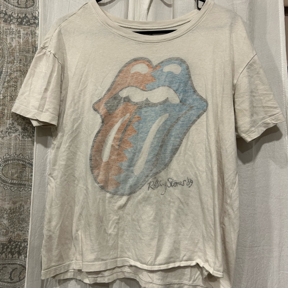 Urban Outfitters, The Rolling Stones t-shirt